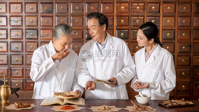 足疗机：揉捏与气压，哪种按摩方式更适合你？**